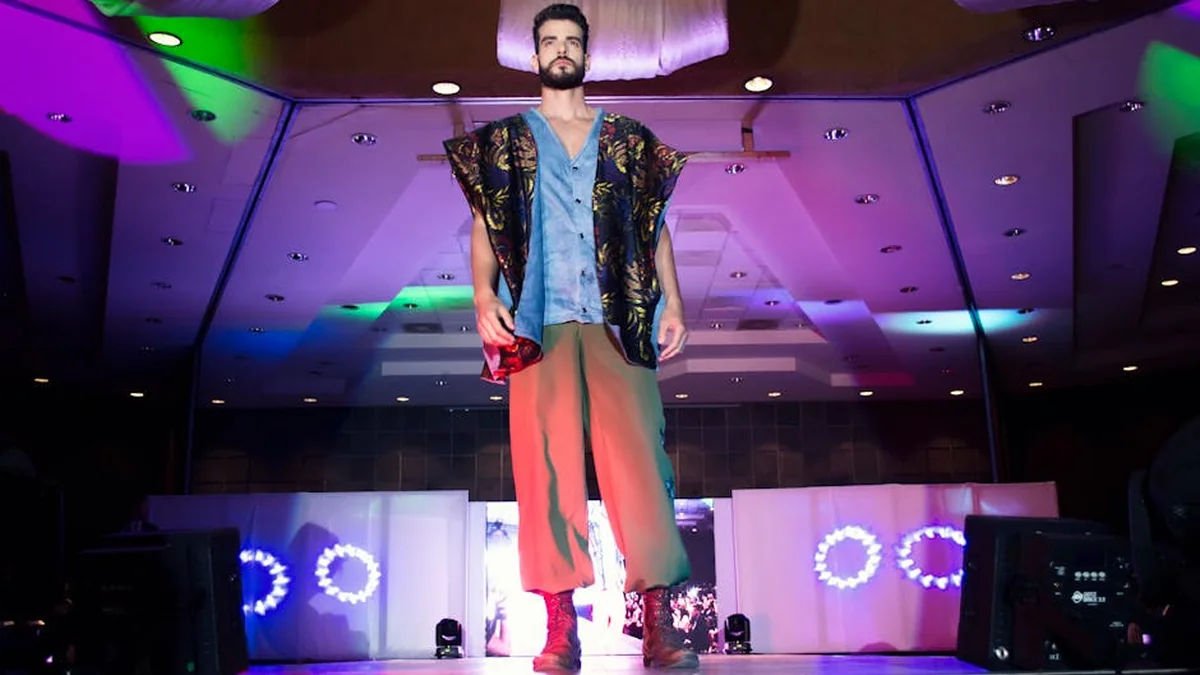 2, 1974: Fashion Show in Ruse Presents 300 New Models