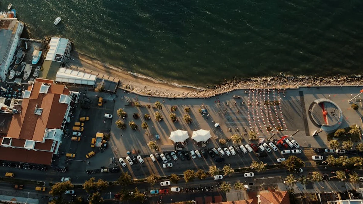 Development Minister Discusses Ways to Strengthen Bilateral Cooperation During Visit to Turkiye