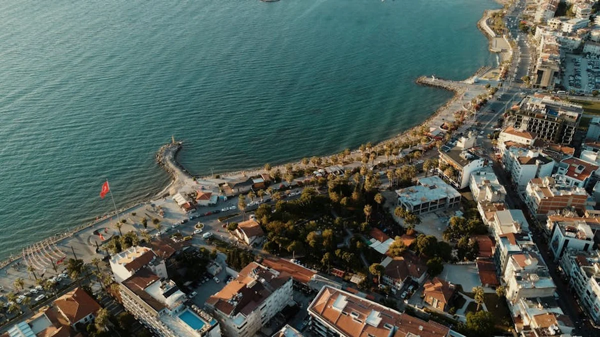 Development Minister Discusses Ways to Strengthen Bilateral Cooperation During Visit to Turkiye