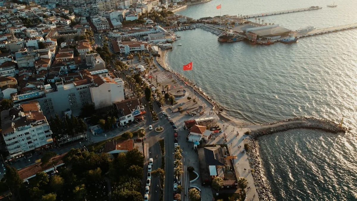 Development Minister Discusses Ways to Strengthen Bilateral Cooperation During Visit to Turkiye
