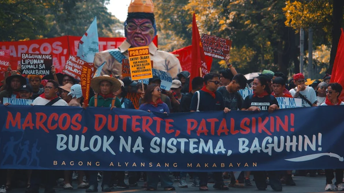 Parties Mark May Day with Marches, Speeches, Campaigning